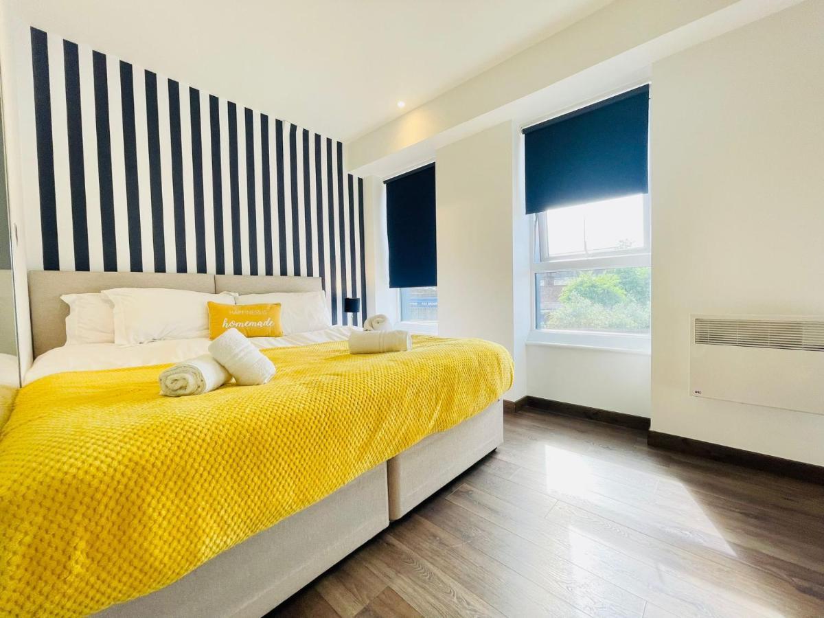 Park Street Apartment Luton By Hostaguest Luaran gambar