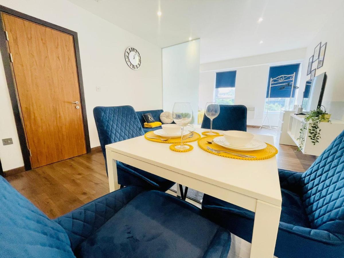 Park Street Apartment Luton By Hostaguest Luaran gambar
