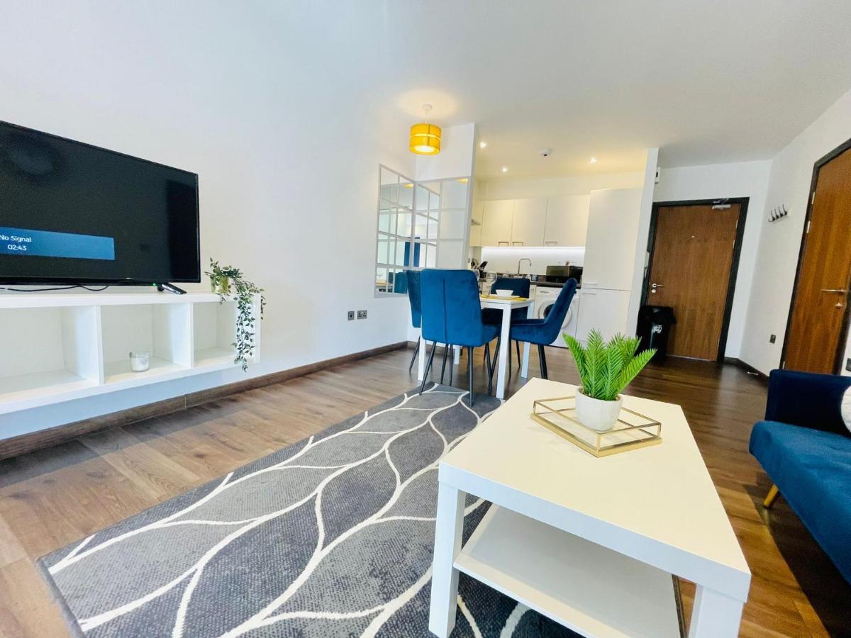 Park Street Apartment Luton By Hostaguest Luaran gambar